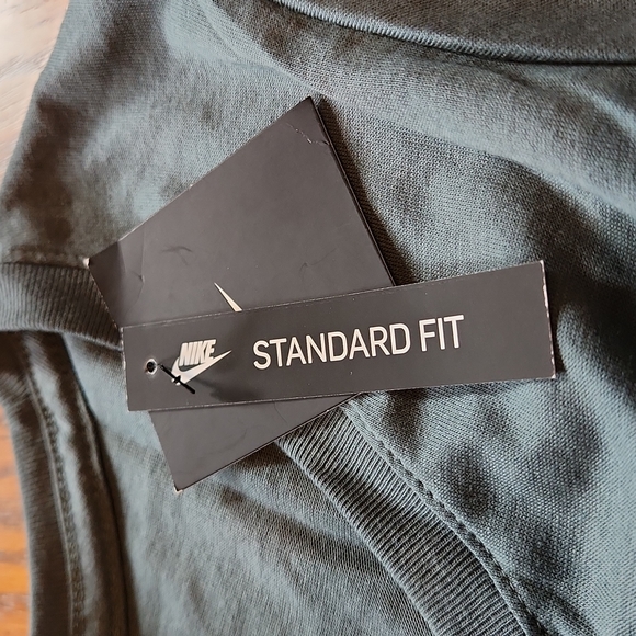 Nike Plus Size Tee with Rounded Hem - Picture 5 of 6